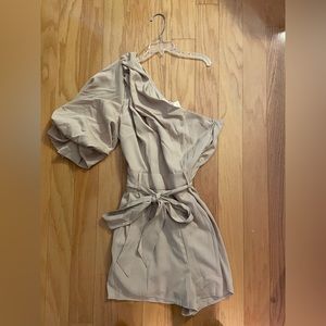 R & R Chattanooga Romper, size M, NEW WITH TAGS